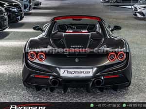 Ferrari F8 Cabrio - Second hand, 3.800 km, 721 cp — miniatura 5