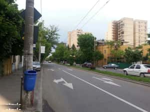 5 min metrou 2 camere insorit Cf.1 cu balcon etaj 4/9 bloc reabilitat