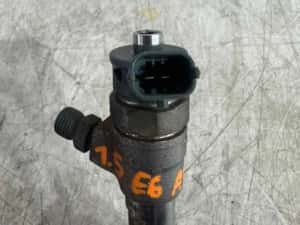Dezmembrari Injector DACIA-RENAULT 1.5 dci cu adblue cod piesa 0445110800 — miniatura 4