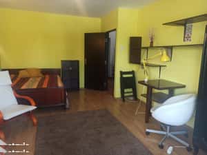 Garsonieră de închiriat luminoasă și spațioasă, etaj 7, Dristor