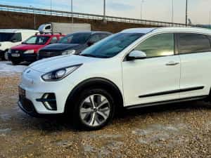 KIA e Niro 64 kw  full electric 450 km autonomie — miniatura 9