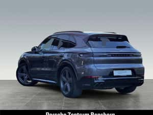 Porsche Cayenne - SUV second-hand cu dotări premium — miniatura 3