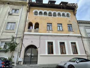 Apartament in vila interbelica 5 camera parter