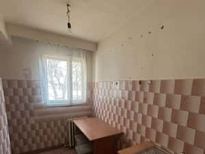 Apartament 2 camere-Zona Sud -etaj 2/4 -  40 mp  43000 euro negociabil — miniatura 3