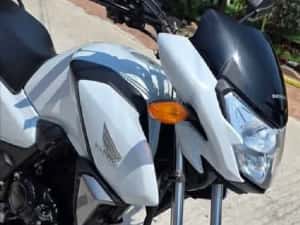 Vand o Honda cbr 125 cu toate schimburile făcute plus bonus casca , geaca si genunchere — miniatura 2
