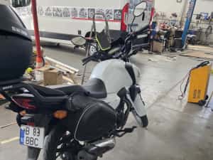Vand o Honda cbr 125 cu toate schimburile făcute plus bonus casca , geaca si genunchere — miniatura 5