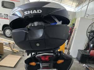 Vand o Honda cbr 125 cu toate schimburile făcute plus bonus casca , geaca si genunchere — miniatura 7