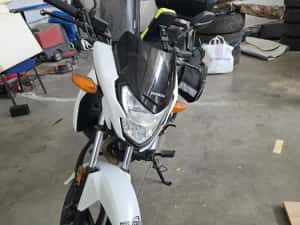 Vand o Honda cbr 125 cu toate schimburile făcute plus bonus casca , geaca si genunchere — miniatura 10