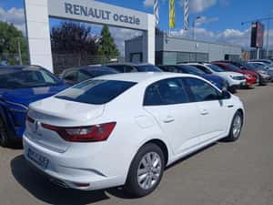Renault Megane Sedan AUTHENTIQUE TCe 140 GPF — miniatura 5