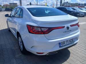 Renault Megane Sedan AUTHENTIQUE TCe 140 GPF — miniatura 7
