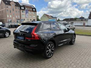 Volvo XC60 Automată 250 HP Benzină — miniatura 3