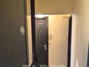 Apartament cu 2 camere de vanzare in Plopilor bloc izolat cu boxa — miniatura 4