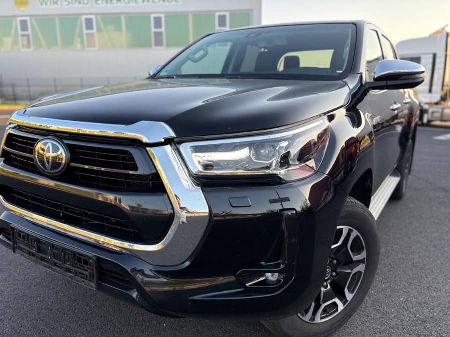Toyota Hilux Automată 204 HP Diesel — fotografie 1 din 7
