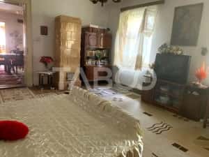 Casa cu 2 camere si gradina de vanzare in Sibiu zona Orasul de jos — miniatura 2