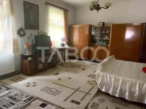 Casa cu 2 camere si gradina de vanzare in Sibiu zona Orasul de jos — miniatura 5