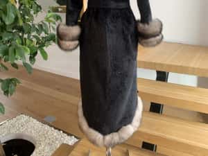 Vand palton din lana alcantara cu blana naturala de vulpe la 1550 lei — miniatura 2