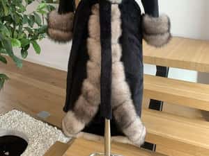 Vand palton din lana alcantara cu blana naturala de vulpe la 1550 lei — miniatura 9