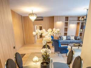 Apartament cu 4 camere, terasă și garaj în Herăstrău — miniatura 1