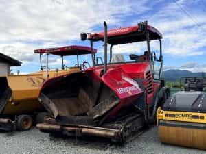 Servicii profesionale așternere mixturi asfaltice. Utilaje proprii și echipă specializată.