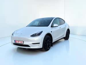 Tesla Model Y Long Range Dual Motor AWD – 100% Electric