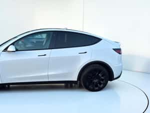 Tesla Model Y Long Range Dual Motor AWD – 100% Electric — miniatura 2