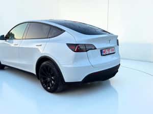 Tesla Model Y Long Range Dual Motor AWD – 100% Electric — miniatura 7