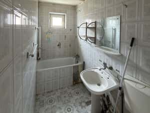 Apartament 3 camere cu potential exceptional, ultracentral — miniatura 5