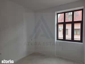 Apartament renovat 3 camere 2 bai 85 mp si pivnita  în zona Central — miniatura 5