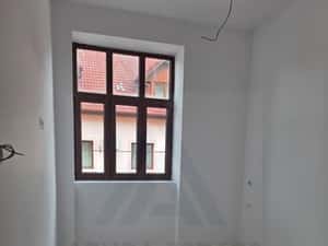 Apartament renovat 3 camere 2 bai 85 mp si pivnita  în zona Central — miniatura 6