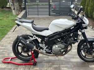 Hyosung GT 650 Naked limitat cat. A2    ( suzuki sv / honda hornet )
