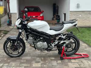 Hyosung GT 650 Naked limitat cat. A2    ( suzuki sv / honda hornet ) — miniatura 4