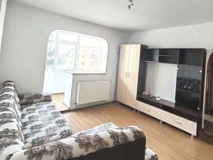 Apartament 2 camere Trivale, etaj 3, balcon, centrala, confort 1 — miniatura 4