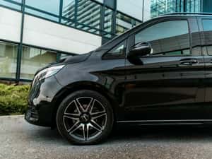 Mercedes-Benz V250d AMG Extralong — miniatura 3