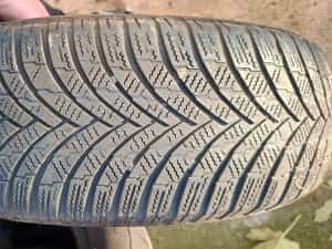 Vand 2 anvelope de iarna firestone 215/65/R16 — miniatura 3