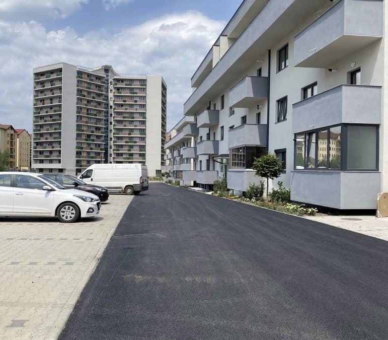 Apartament cu balcon și bucătărie separată, gata de utilizare — fotografie 1 din 6