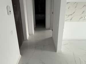 Apartament cu balcon și bucătărie separată, gata de utilizare — miniatura 3
