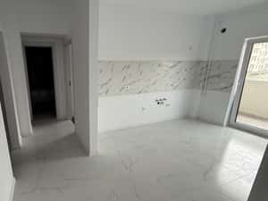 Apartament cu balcon și bucătărie separată, gata de utilizare — miniatura 4