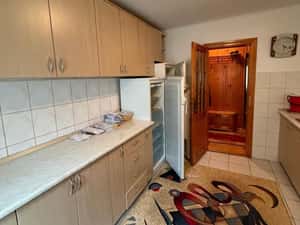 Apartament 3 camere, etaj intermediar, Radauti