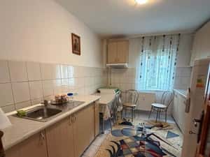 Apartament 3 camere, etaj intermediar, Radauti — miniatura 3