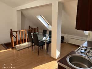 Inchiriez apartament — miniatura 1