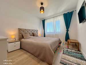 Apartament 2 camere Vanzare in zona Coresi, cu Priveliste Deosebita — miniatura 3