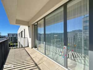 Apartament 2 camere Vanzare in zona Coresi, cu Priveliste Deosebita — miniatura 5
