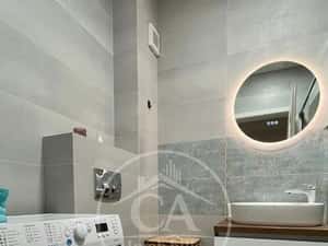 Inchiriez ap. 2 camere bloc  nou — miniatura 3