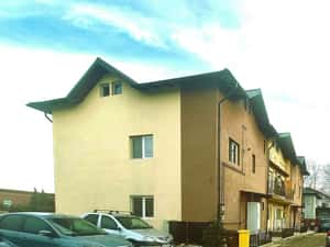 Inchiriere Apartament cu 2 camere, garaj și scara interioară