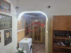 Apartament 2 camere etaj 1/4 Campina zona semicentrala — miniatura 2