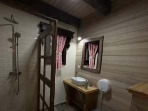 Cabana de inchiriat la poalele muntilor Piatra Craiului — miniatura 8