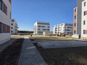 Proprietar vand apartament nou Micro 17 — miniatura 1