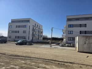 Proprietar vand apartament nou Micro 17 — miniatura 5