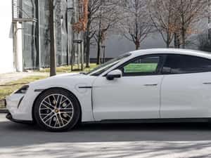 Porsche Taycan Automată 476 HP Electric — miniatura 5