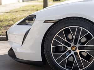 Porsche Taycan Automată 476 HP Electric — miniatura 6